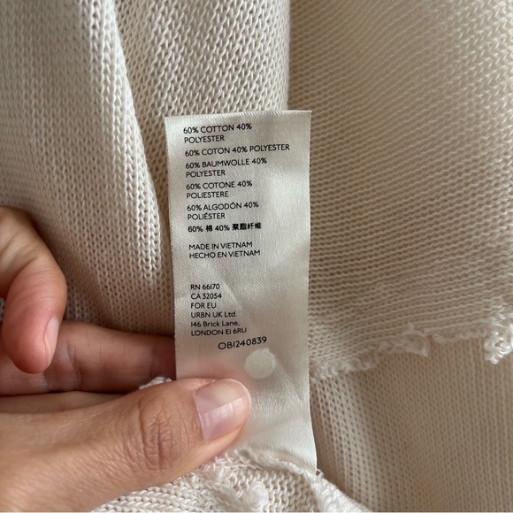 We The Free Cream Long Sleeve Top Sz Small Raw Seams Soft Oversized Knit - Picture 6 of 9